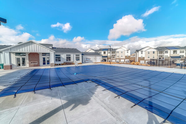 Is there a pool cover that keeps a pool cool
