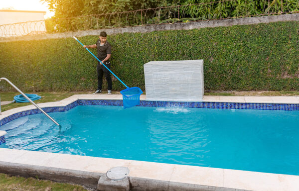 Benefits of a Professional Weekly Pool Service Plan0